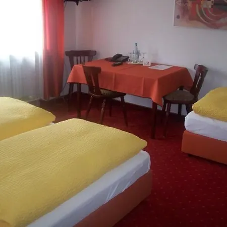 Hotel Am Ufer 2*